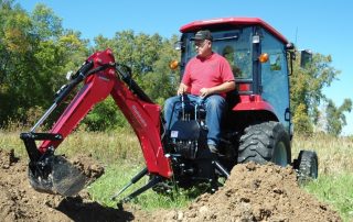 Mahindra1538_Cab_backhoe-1.jpg